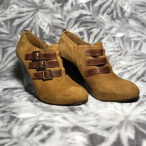 Tory Burch Gabriel Wedges size 7